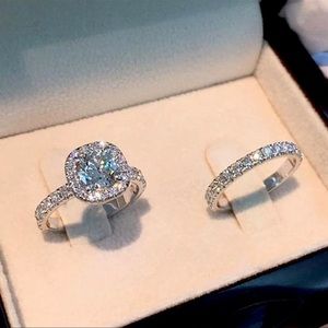 Dazzling 2-Piece Zinc Alloy Rhinestone Wedding Bands for Women